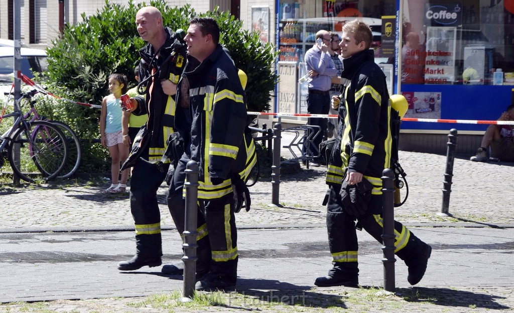 Explo Feuer 2 Koeln Kalk Hoefestr P113.JPG - Miklos Laubert